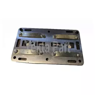 تصویر پلیت چدنی وسط سرسیلندر پمپ باد اسکانیا مارال LK4951